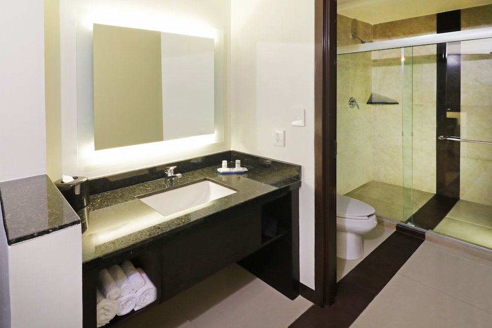 holiday inn express tuxpan an ihg hotel