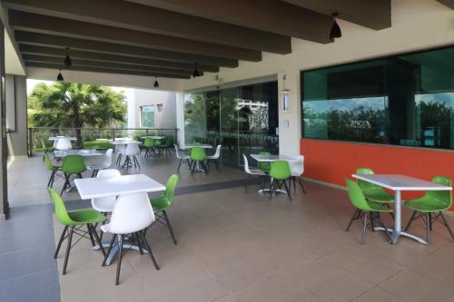 holiday inn express tuxpan an ihg hotel