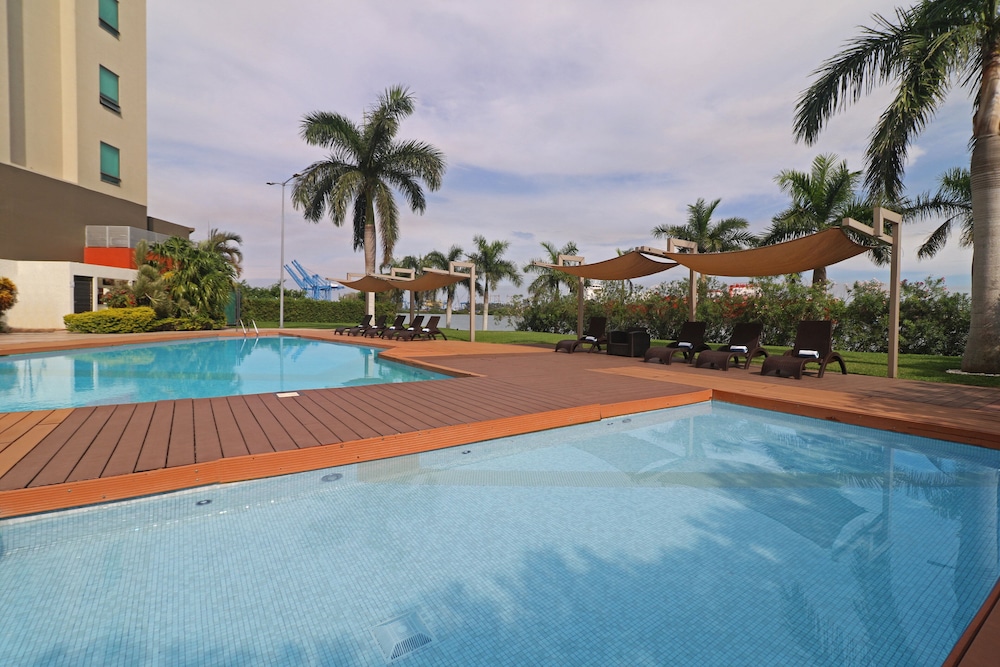 holiday inn express tuxpan an ihg hotel