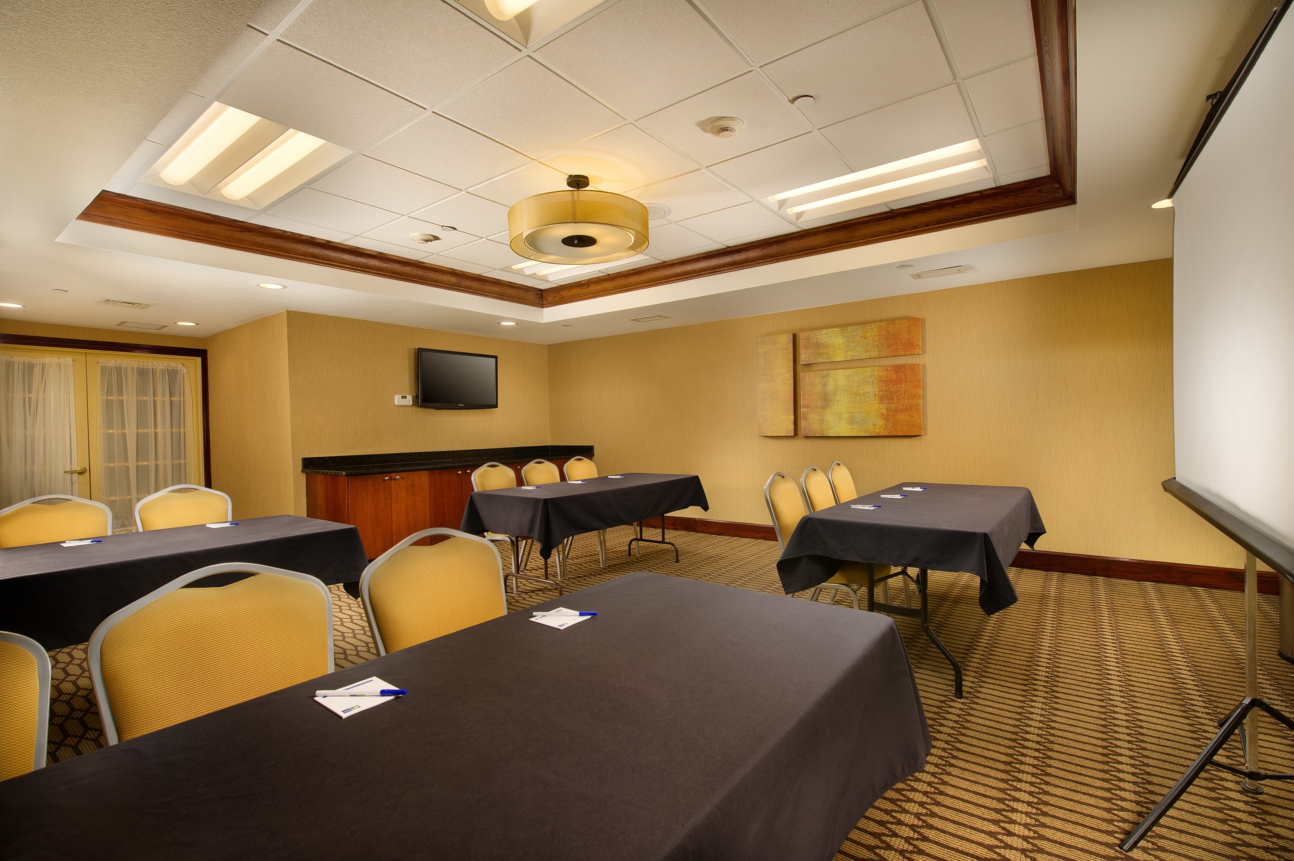 holiday inn express and suites manassas by ihg