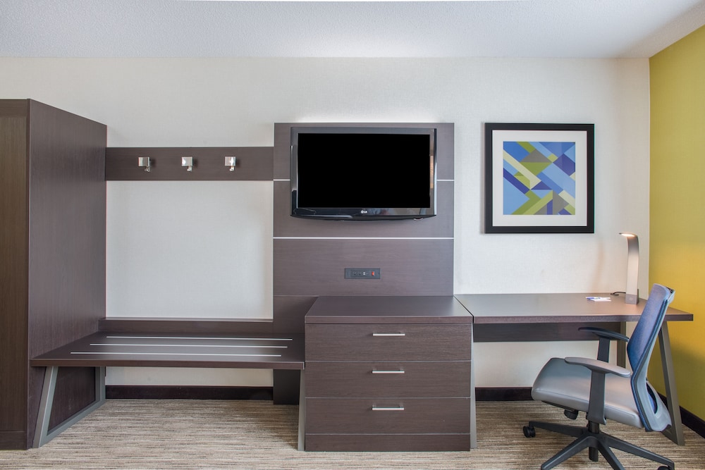 holiday inn express hotel and suites boston marlboro by ihg