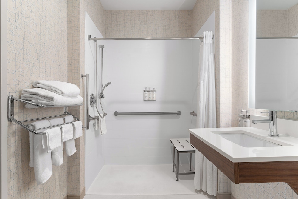 holiday inn express coralville by ihg