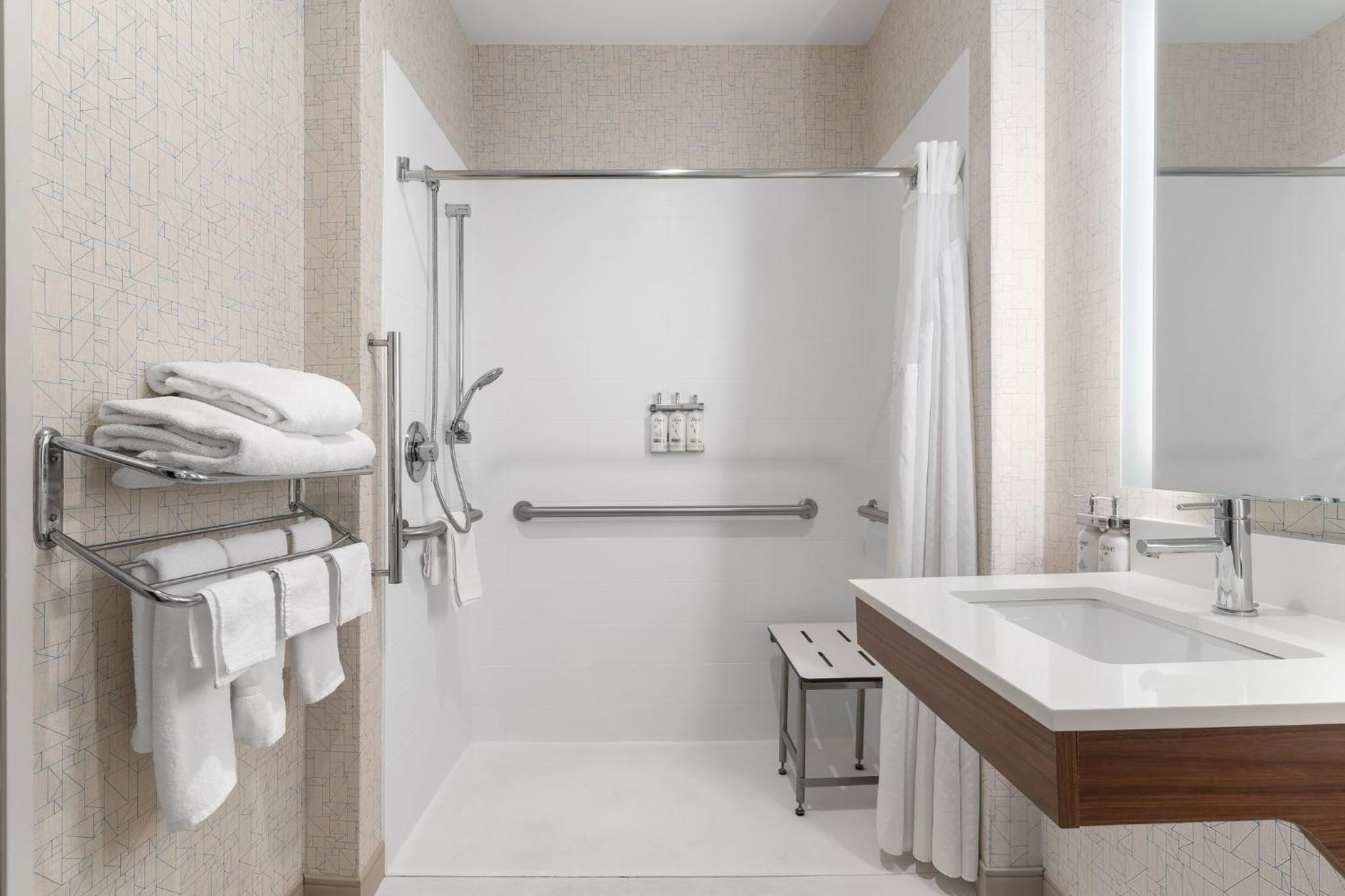 holiday inn express coralville by ihg