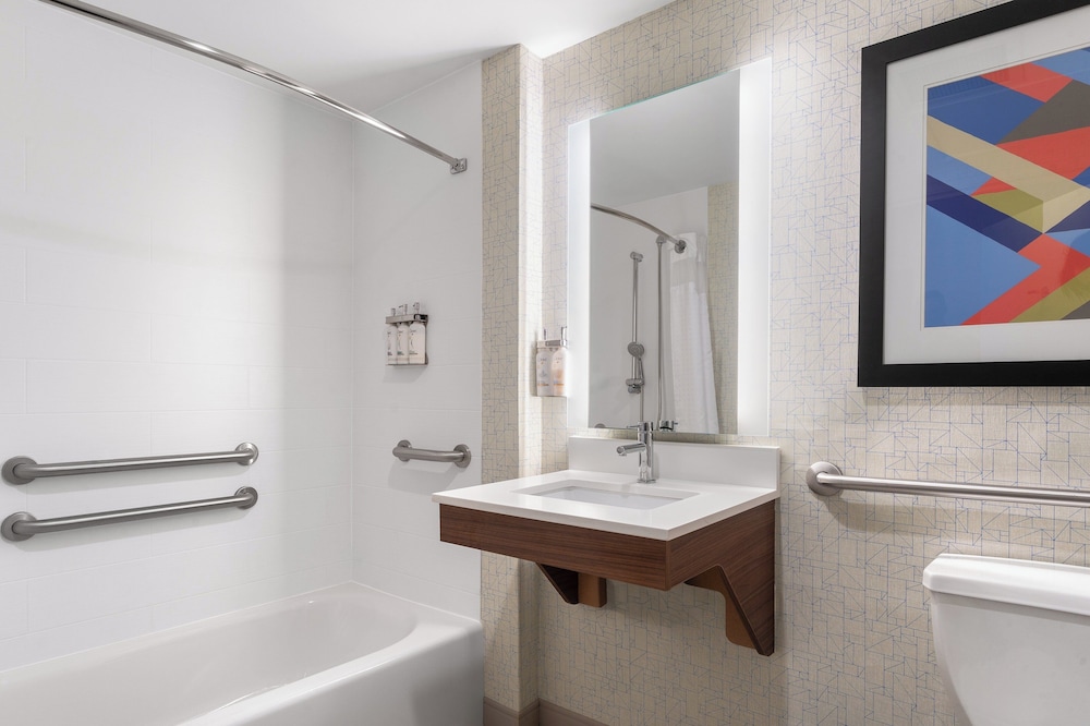 holiday inn express coralville by ihg