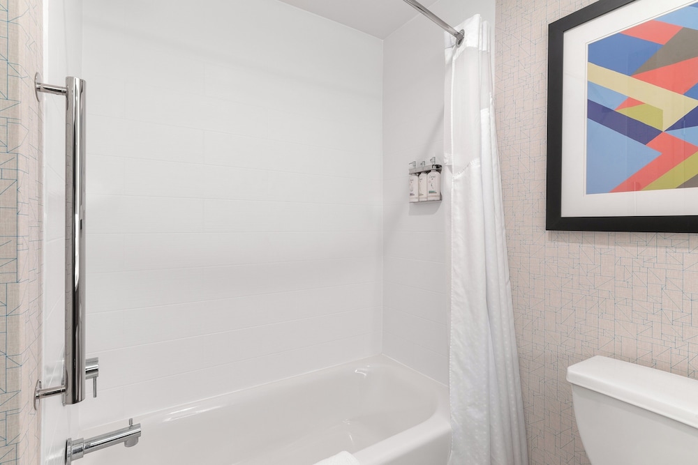 holiday inn express coralville by ihg
