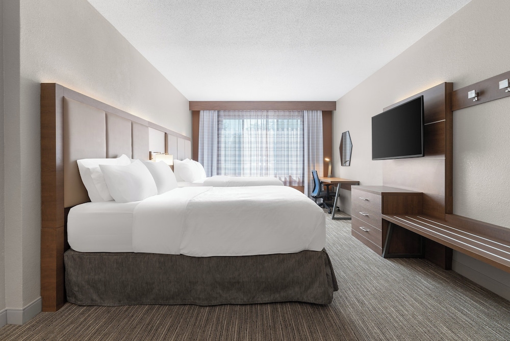 holiday inn express coralville by ihg