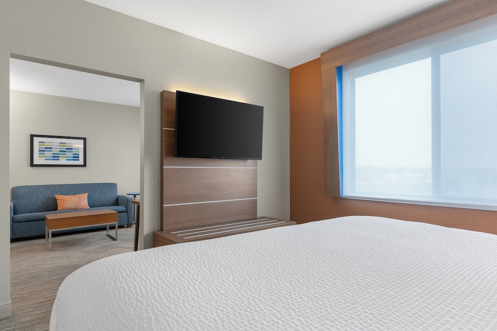 holiday inn express coralville by ihg