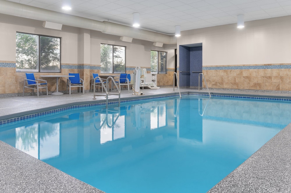 holiday inn express coralville by ihg