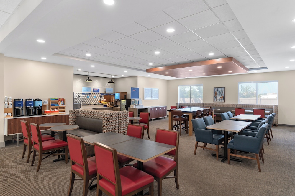 holiday inn express coralville by ihg