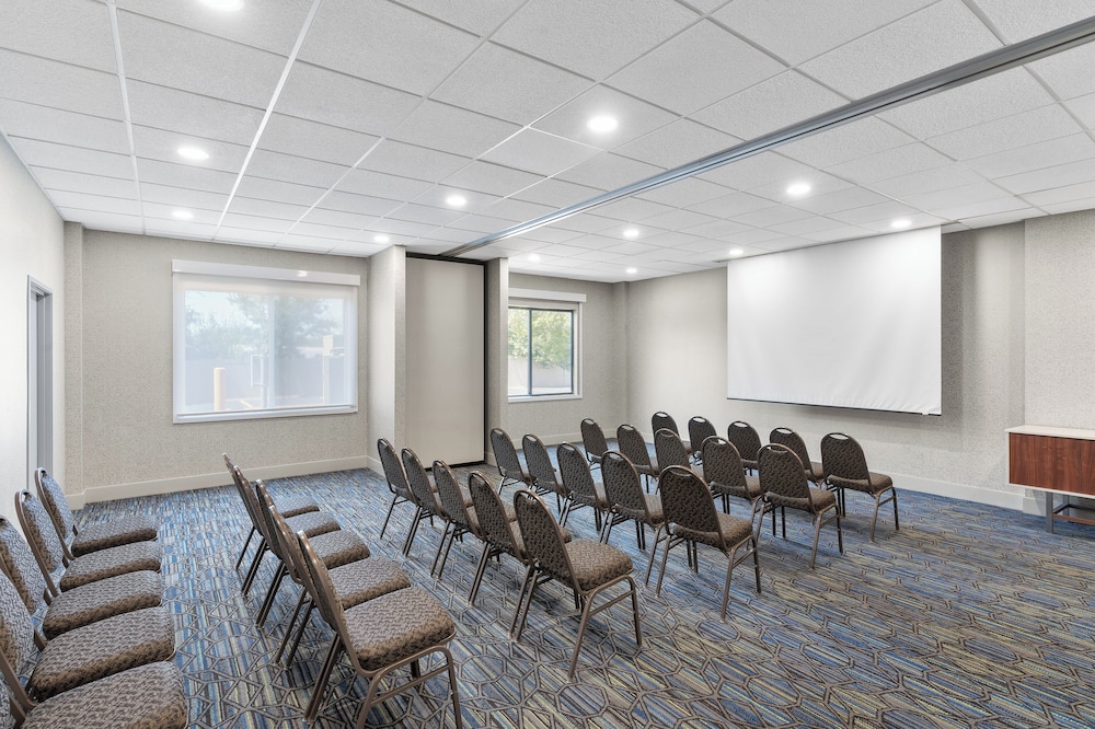 holiday inn express coralville by ihg