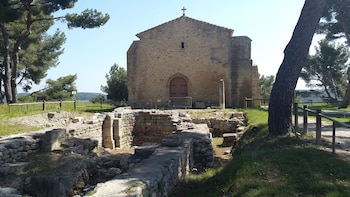 saint mitre les remparts