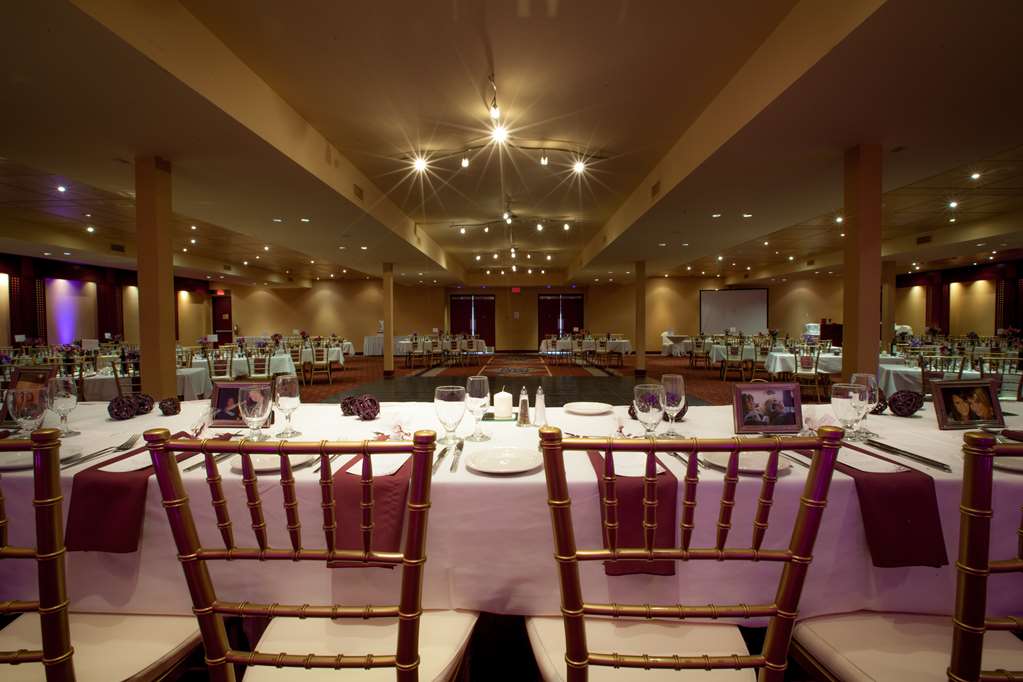 edmonton hotel and convention centre