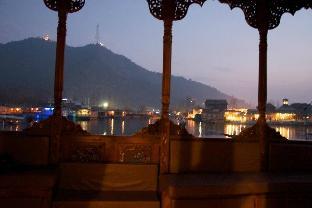 The Mughal Sheraton,Srinagar>>Dal Lake,2 star