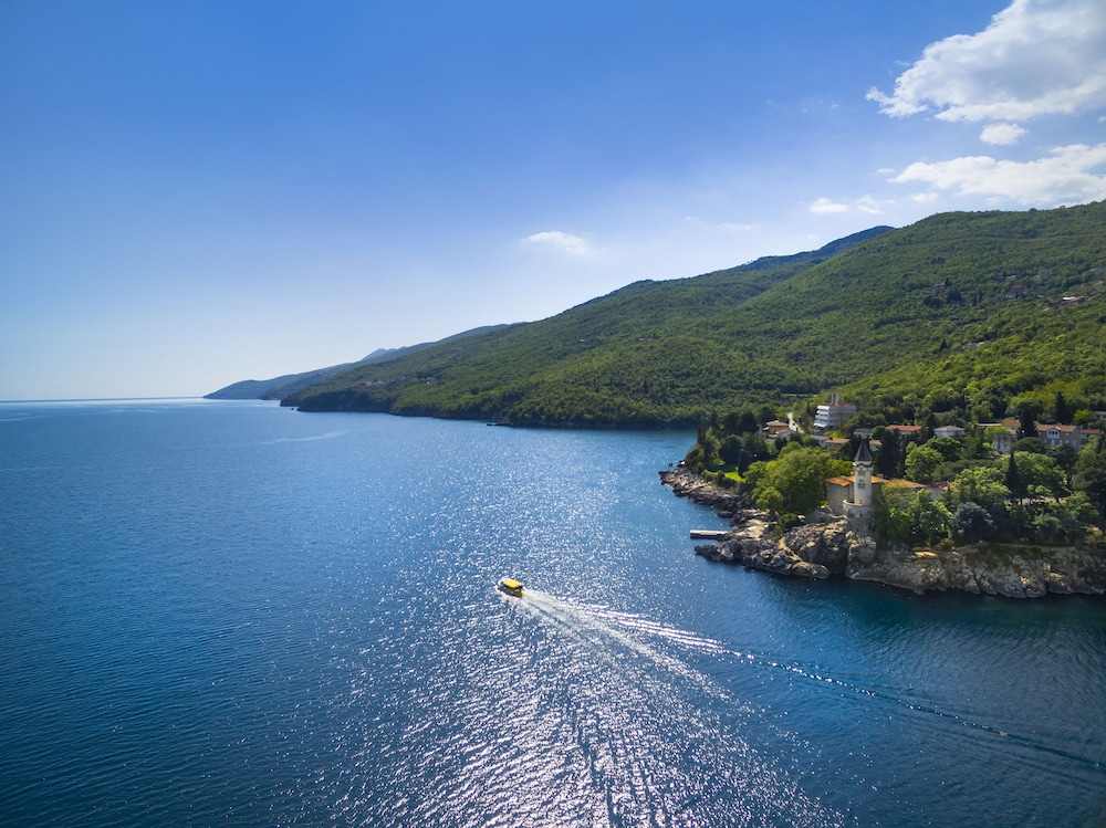 holiday resort medveja liburnia