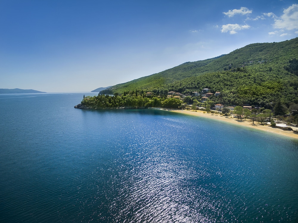 holiday resort medveja liburnia