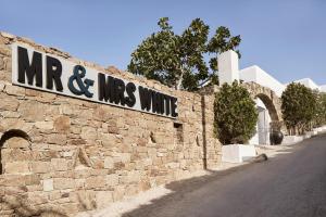 mr and mrs white mykonos