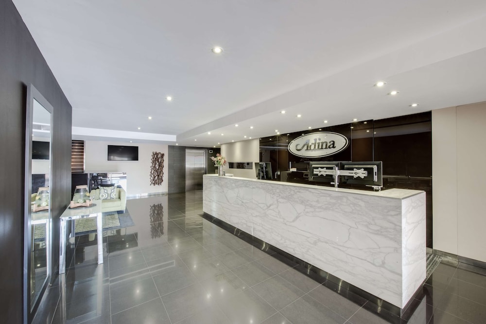 adina apartment hotel wollongong