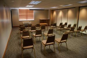 country inn and suites by radisson lansing mi