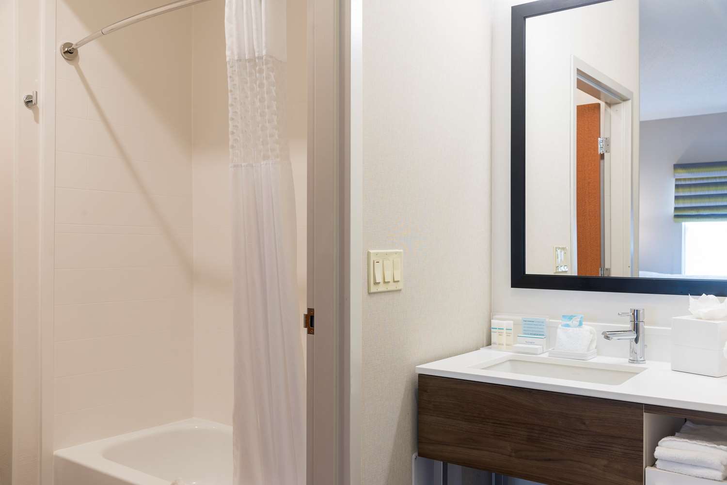 hampton inn and suites east lansing okemos