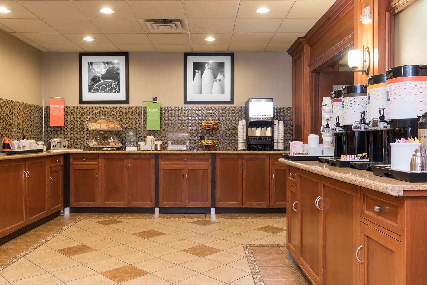 hampton inn and suites east lansing okemos