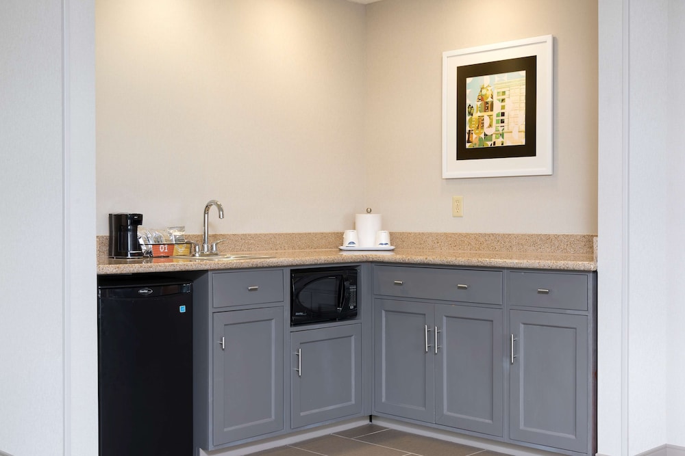 hampton inn and suites east lansing okemos