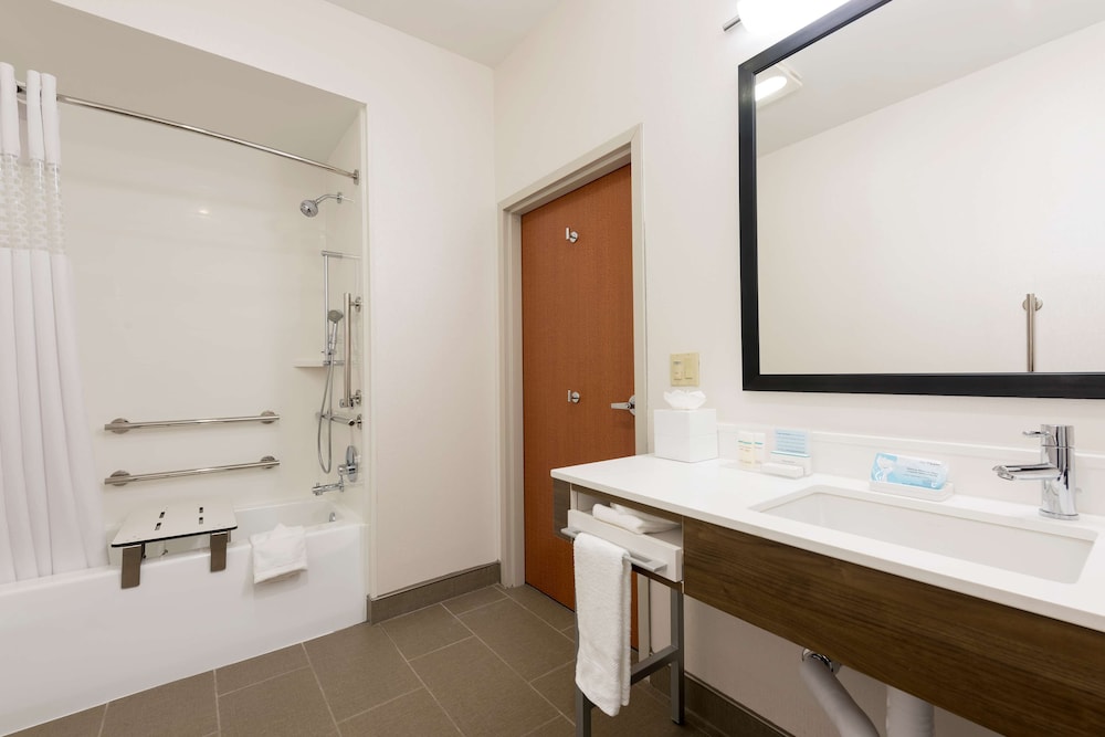 hampton inn and suites east lansing okemos