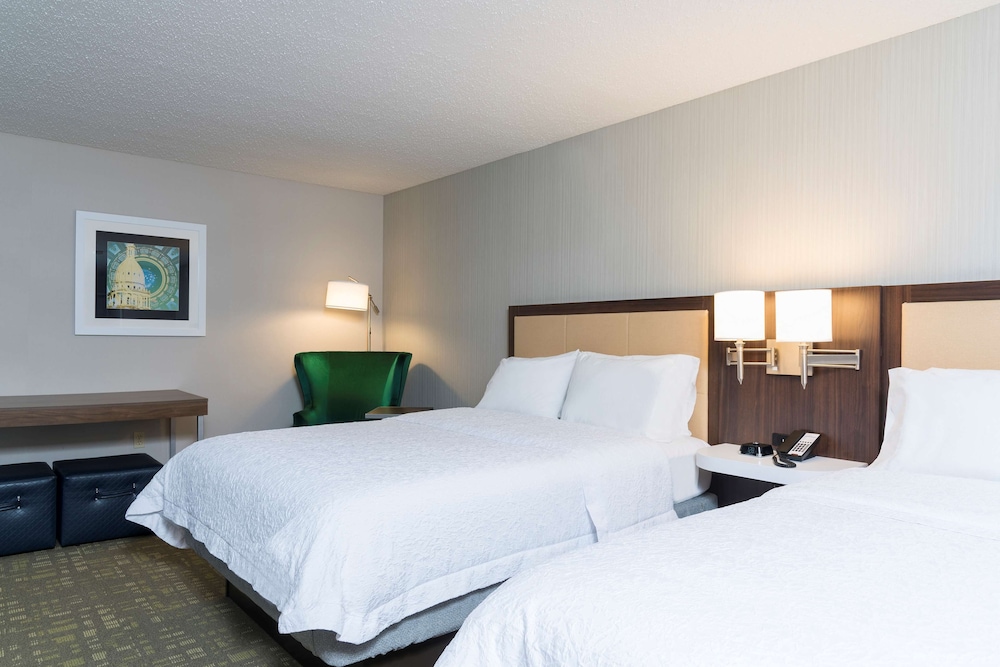 hampton inn and suites east lansing okemos
