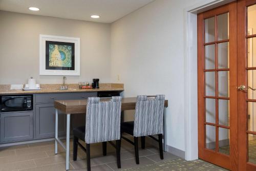 hampton inn and suites east lansing okemos
