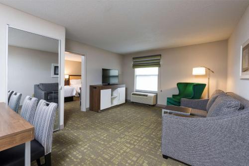hampton inn and suites east lansing okemos