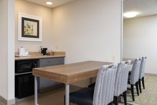 hampton inn and suites east lansing okemos
