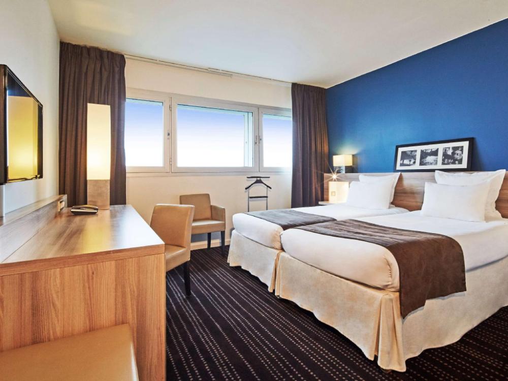 campanile le bourget airport