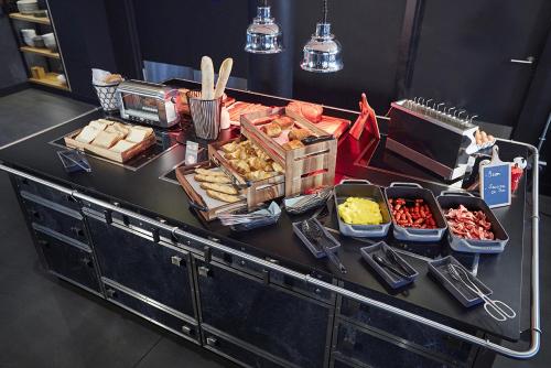 campanile le bourget airport