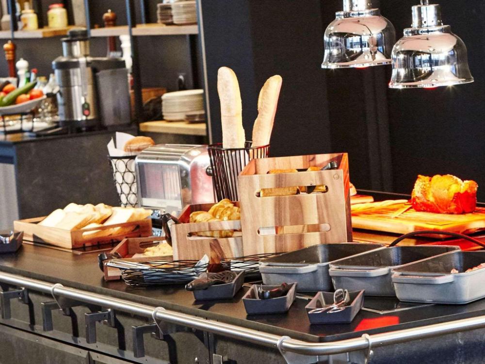 campanile le bourget airport