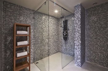 campanile le bourget airport