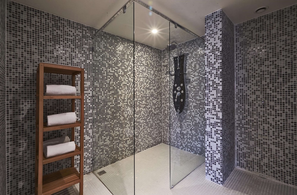 campanile le bourget airport