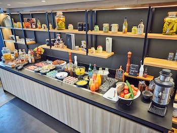 campanile le bourget airport