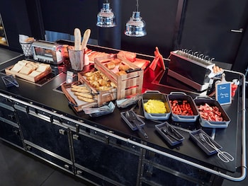 campanile le bourget airport