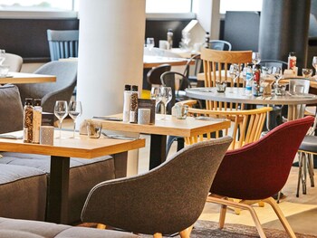 campanile le bourget airport