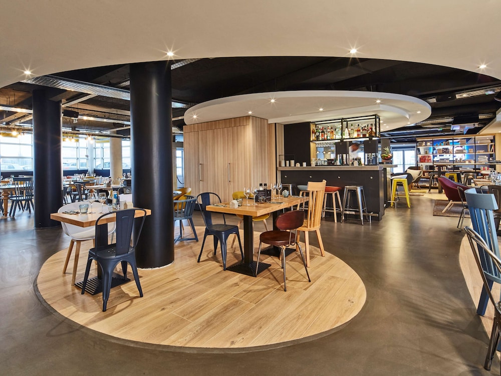 campanile le bourget airport