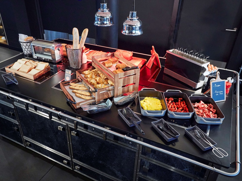 campanile le bourget airport