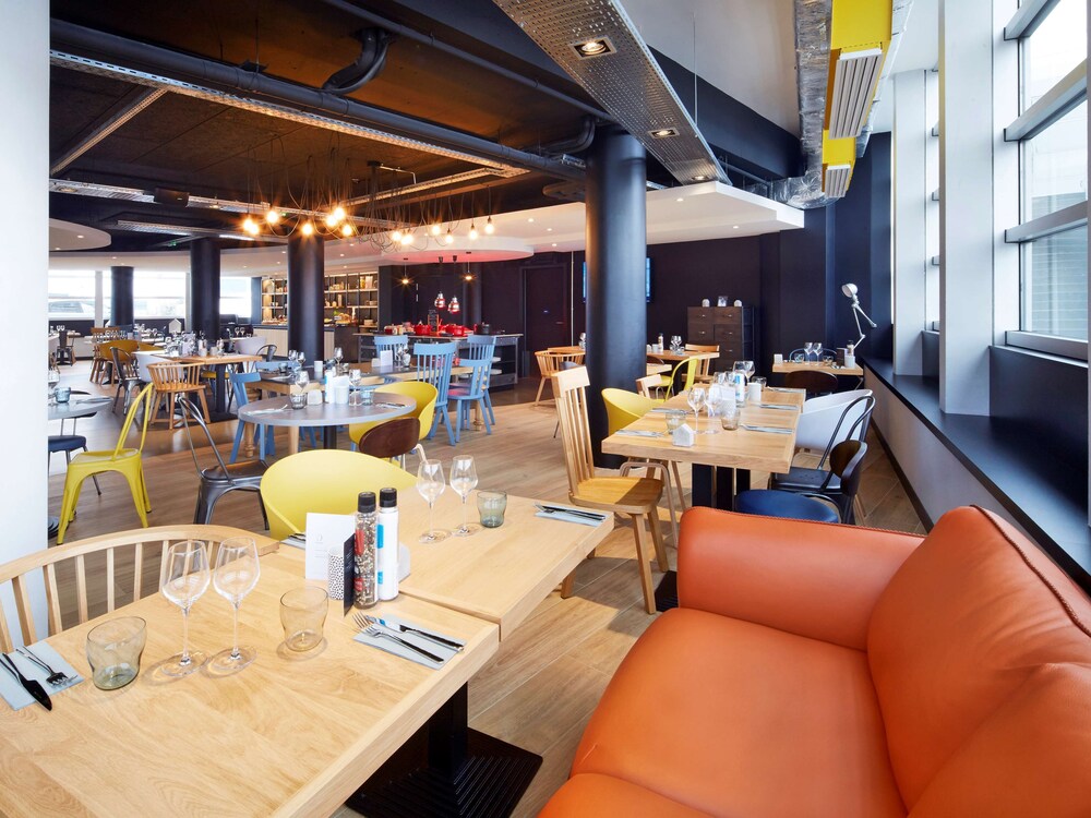 campanile le bourget airport