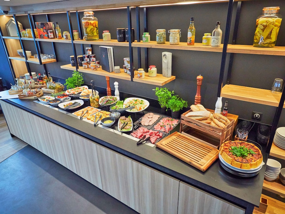 campanile le bourget airport