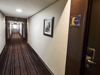 campanile le bourget airport