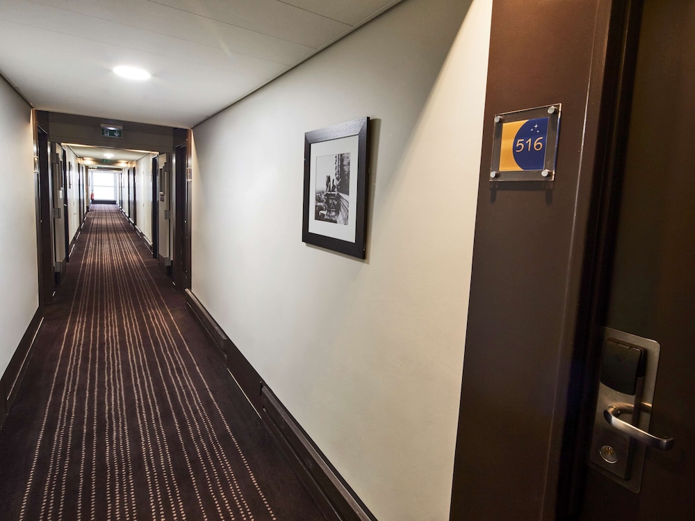 campanile le bourget airport