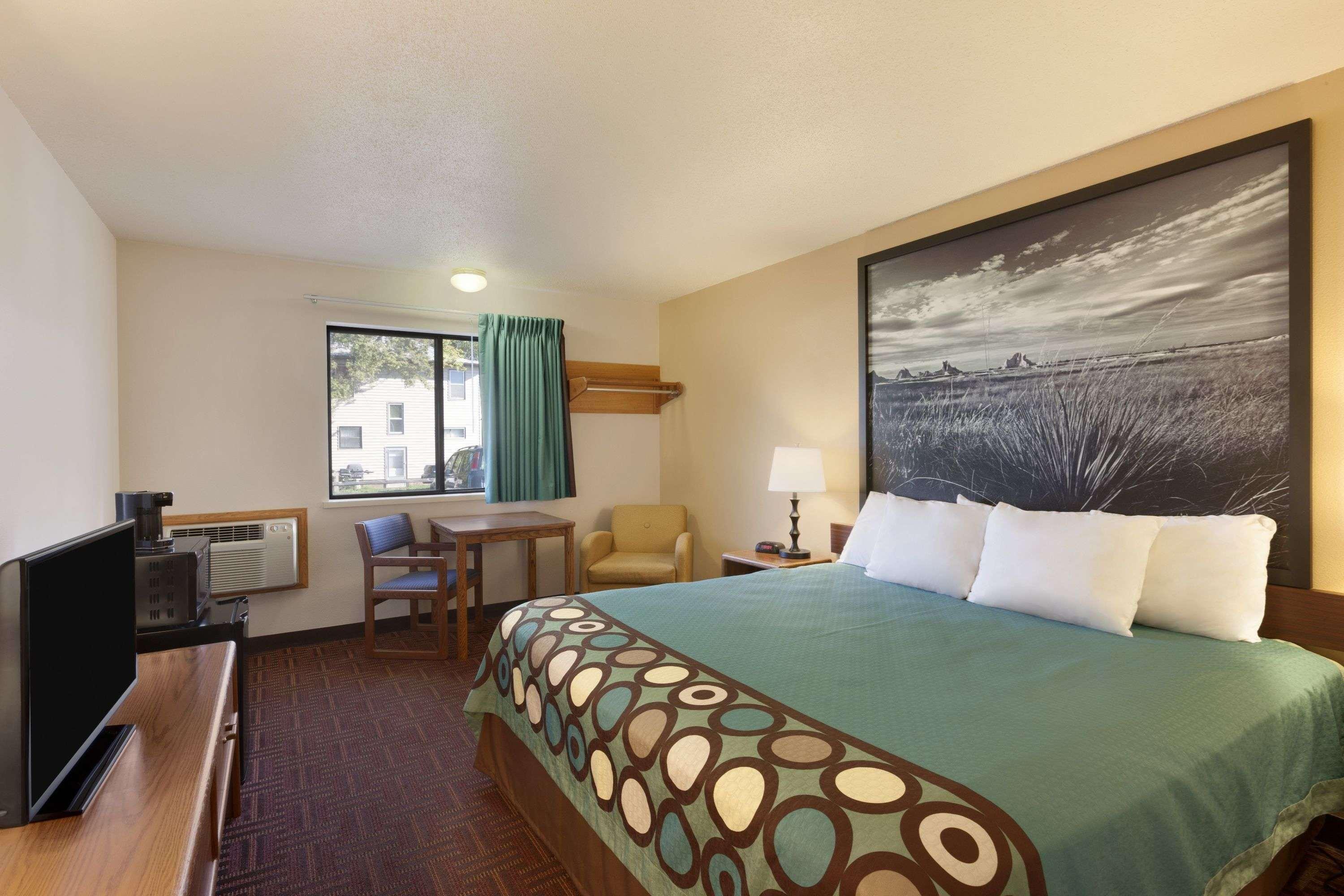 Super 8 By Wyndham Wall,Philip>>Badlands National Park,2.5 star