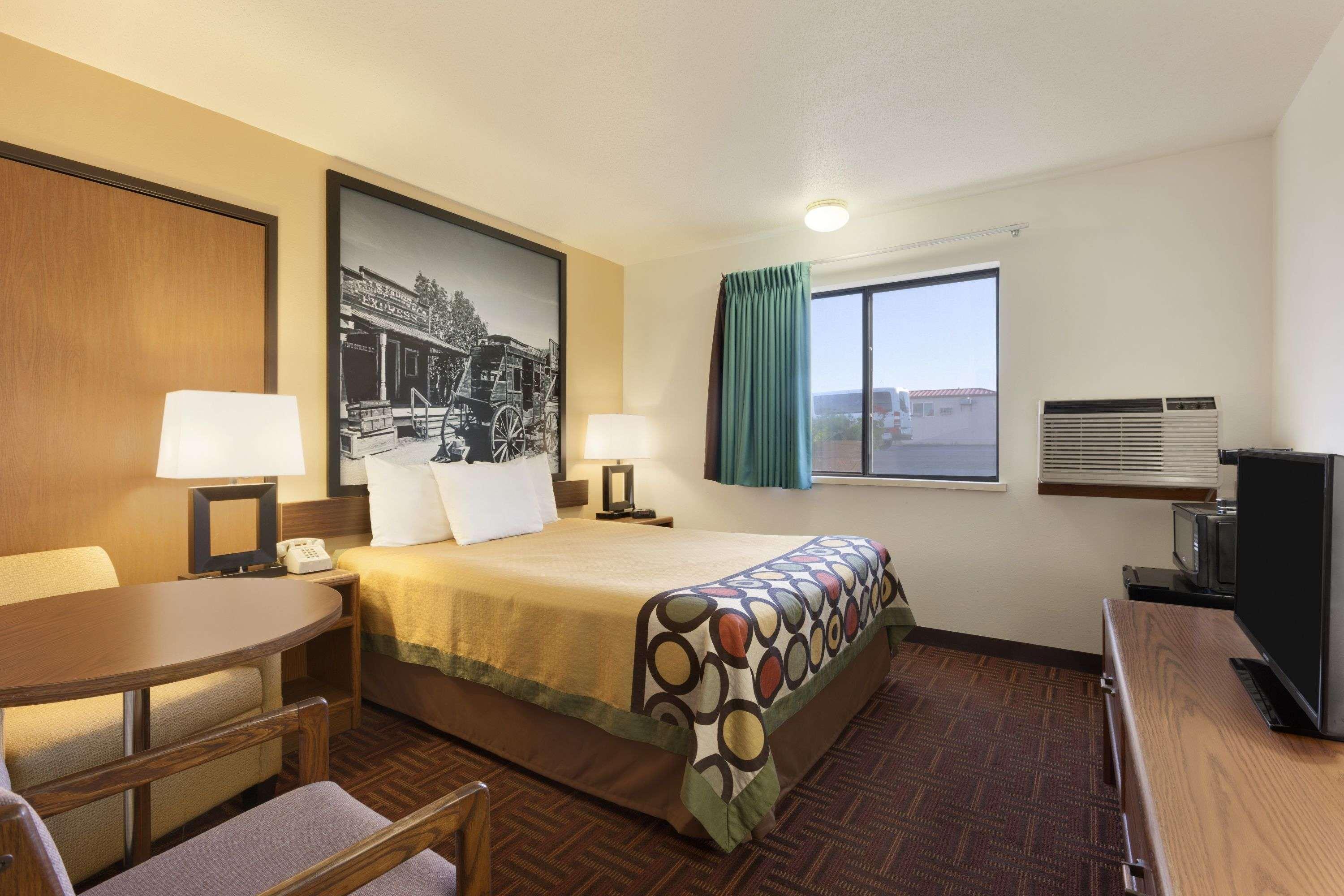 Super 8 By Wyndham Wall,Philip>>Badlands National Park,2.5 star