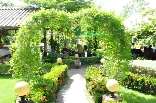 pattharapuri valley resort