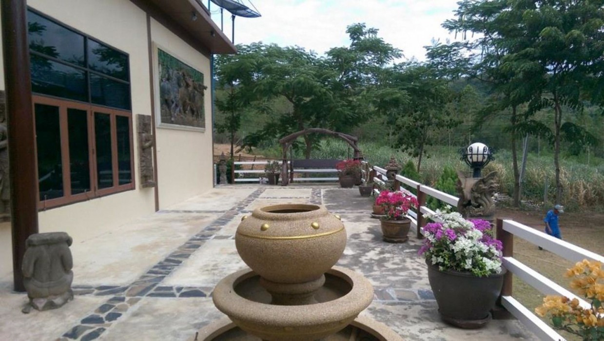 pattharapuri valley resort