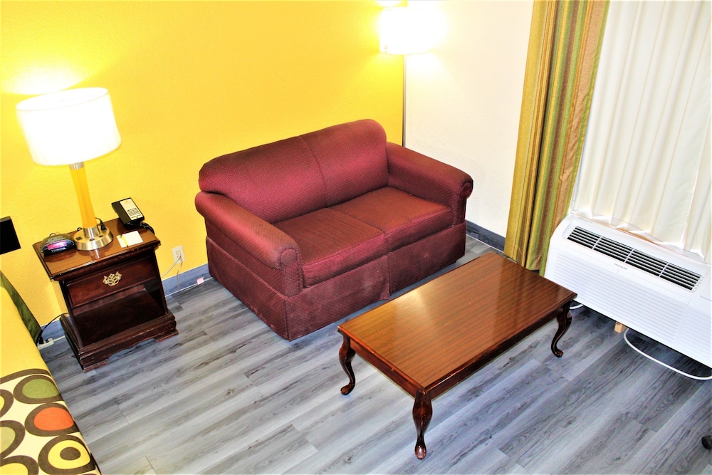 super 8 by wyndham ft stockton