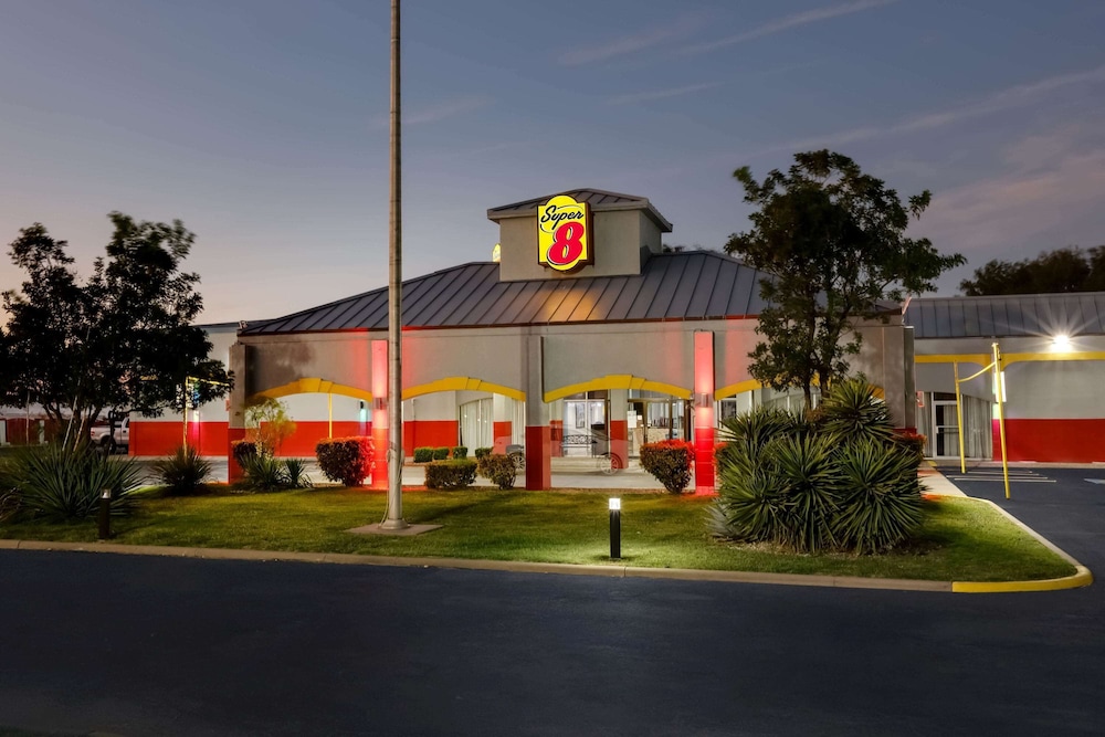 Super 8 By Wyndham Ft Stockton,Pecos>>Fort Stockton,2 star